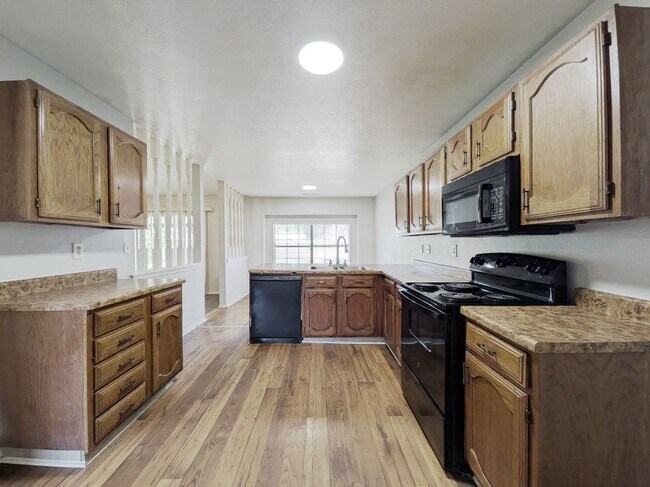 Building Photo - 602 Heritage Hill Dr