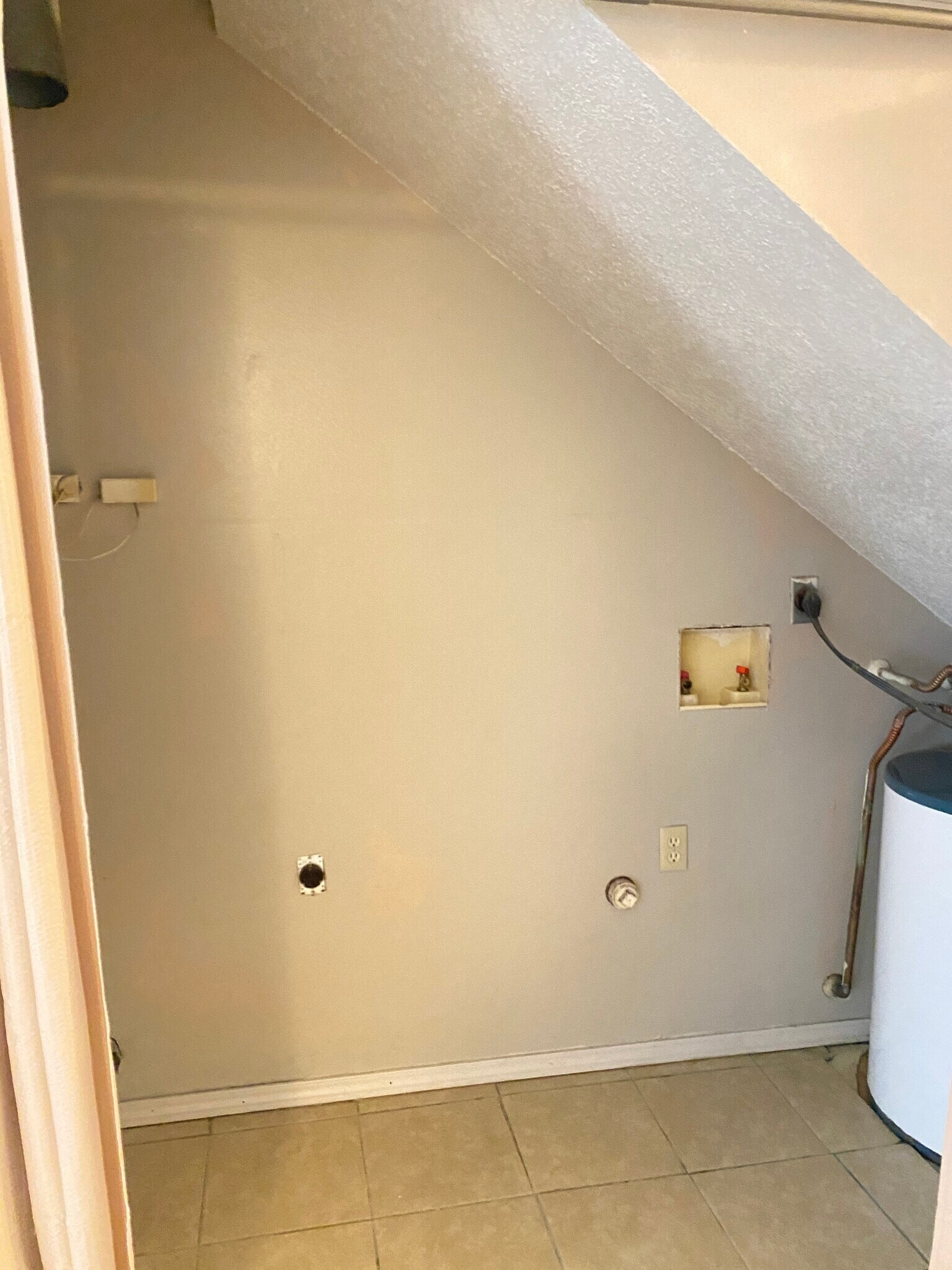 Building Photo - 1408 Christy Dr