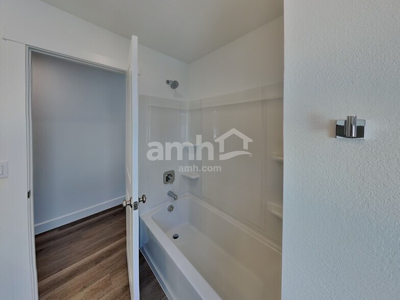 Building Photo - 10065 Abilene St