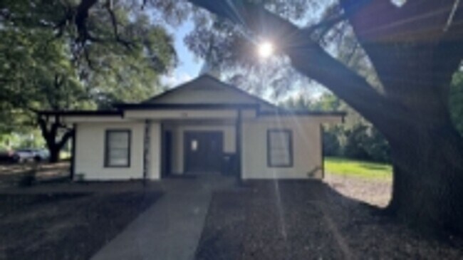 Building Photo - 200 N Church