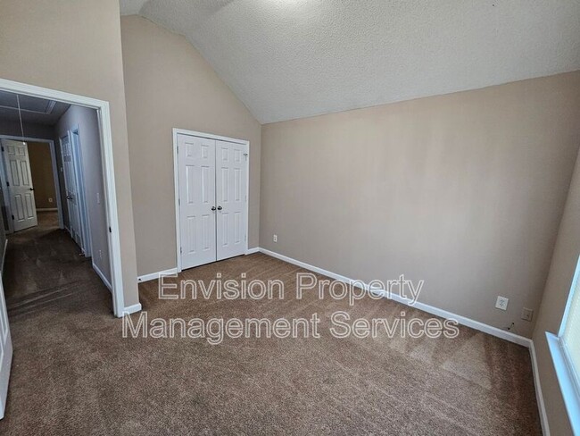 Building Photo - 2318 Hackamore Dr