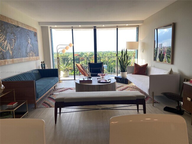 Building Photo - 780 NE 69th St