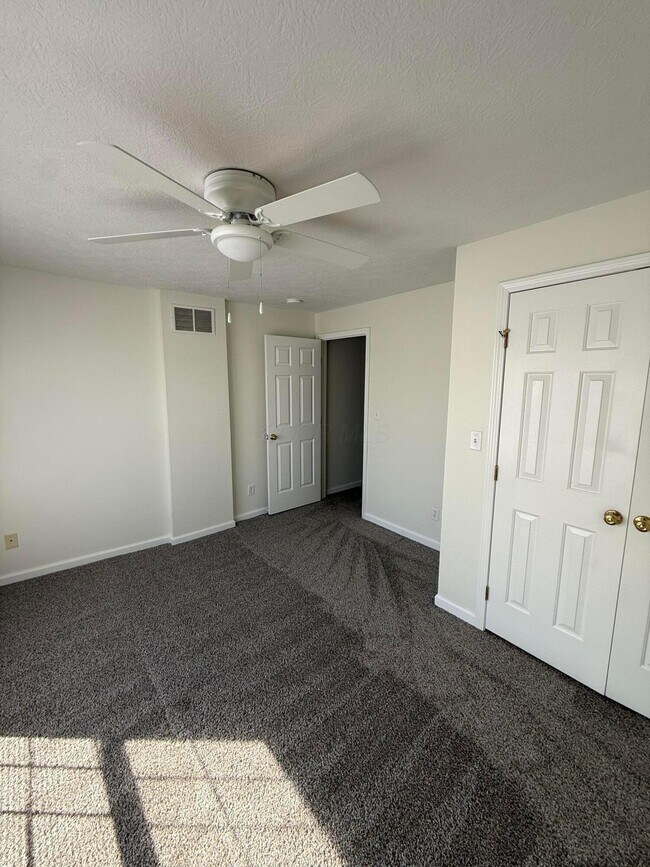 Building Photo - 373 Taylor Ave