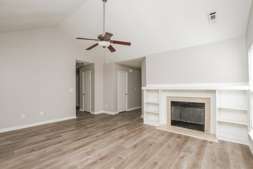 Building Photo - 8809 Little Hampton Pl