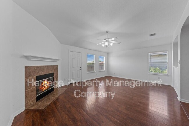 Building Photo - 9302 Mare Country