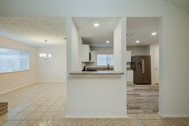 Building Photo - 1911 Ripple Creek Dr