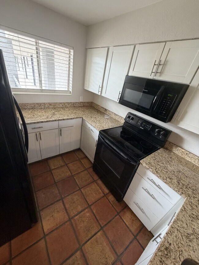 Building Photo - 2 Bed 2 Bath near Old Town Scottsdale