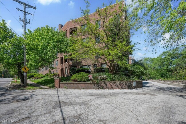 Building Photo - 11430 Cedar Glen Pkwy