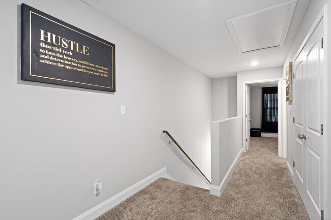 Building Photo - Modern Comforts in Clarksville – Stylish 2BR, 2.5BA Home Near Downtown