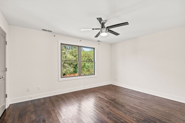 Building Photo - East Nashville Rental!