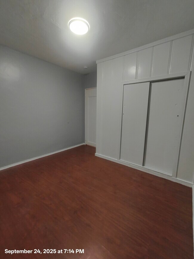 Building Photo - 3319 Roseview Ave