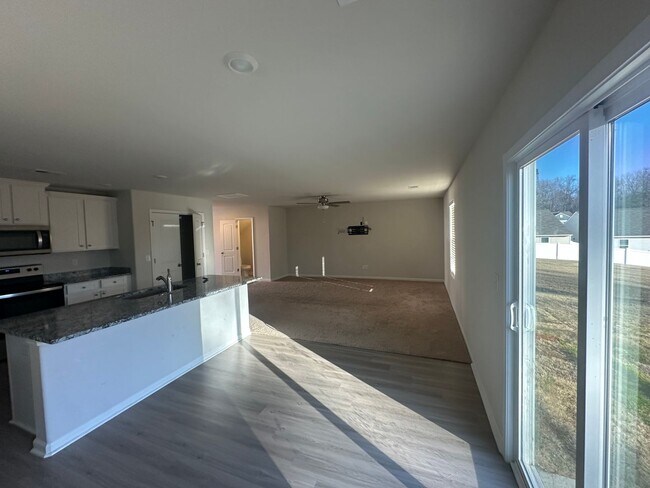 Building Photo - ***MOVE IN SPEACIAL*** Wonderful Three Bedroom (Originally 4 Bedrooms That Has Been Converted to ...
