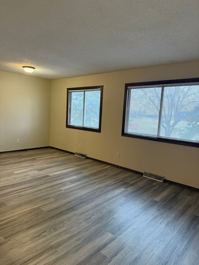 Building Photo - 2305 4th Ave S