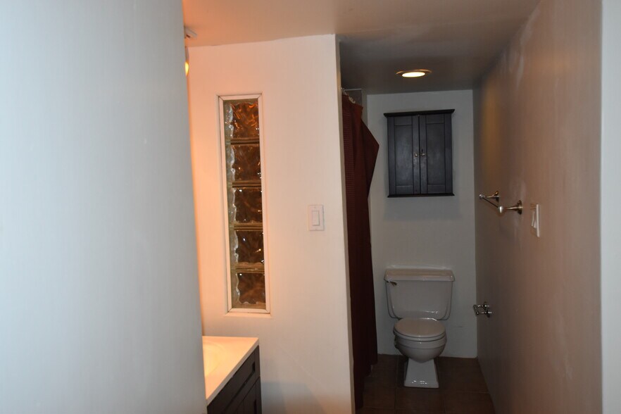 Building Photo - 6718 Eastridge Dr