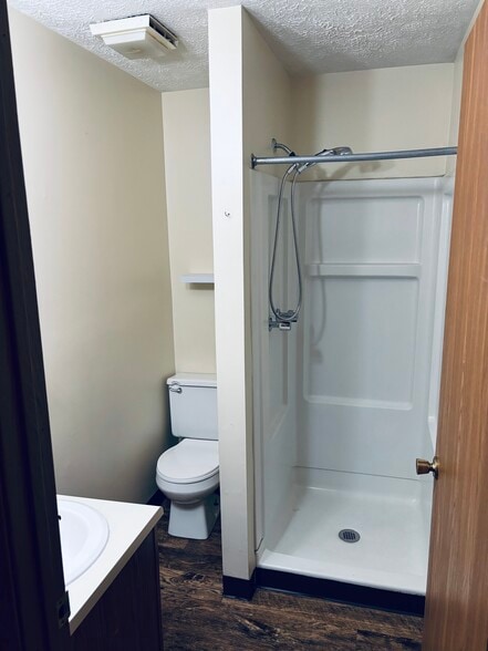 Building Photo - 102 McMillen Ave