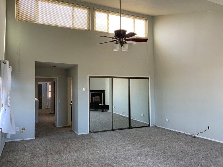 Building Photo - 135 S Sierra Ave