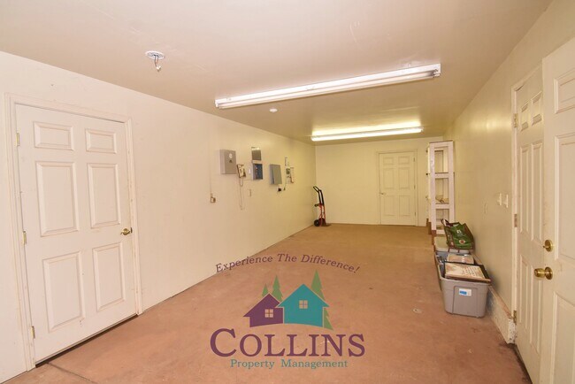 Building Photo - 12437 Silk Tassle Cir