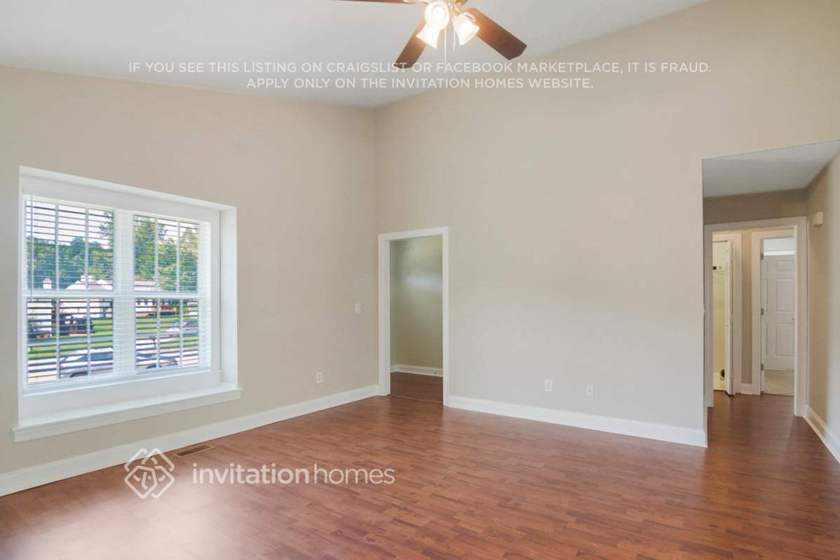 Building Photo - 601 Flicker Ct