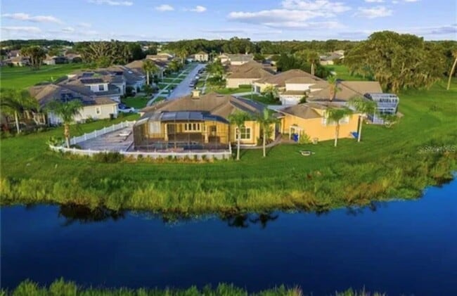 Building Photo - 2120 Bunker View Ct