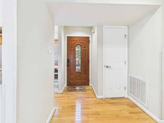 Building Photo - 4905 Long Shadow Dr