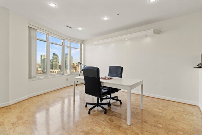 Building Photo - 100 Harborview Dr