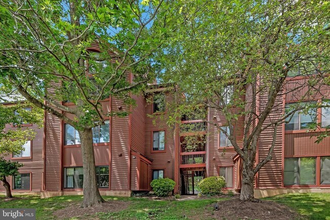 Building Photo - 2811 Lee Oaks Ct