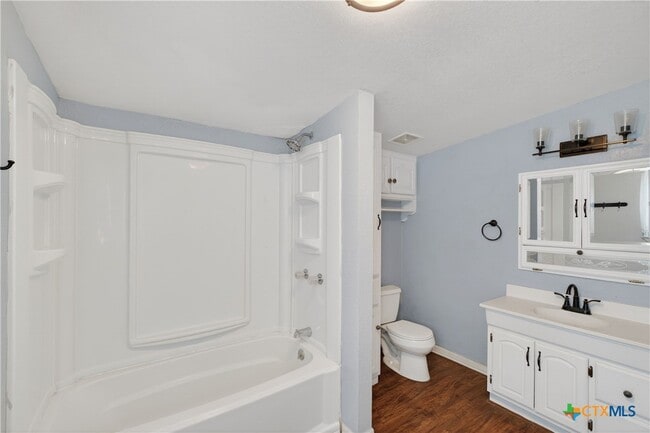 Building Photo - 14 Steele St