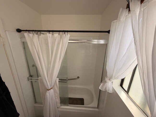 Building Photo - Updated Amalfi model with great patio too