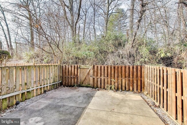 Building Photo - 20210 Maple Leaf Ct