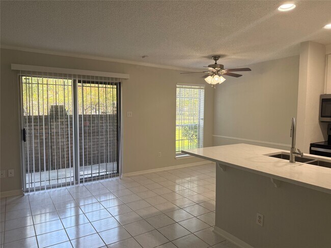 Building Photo - 2120 El Paseo St