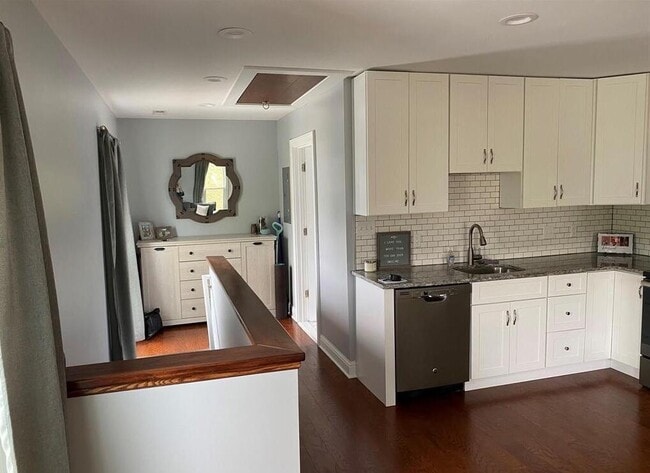 Building Photo - 412 Starkweather St