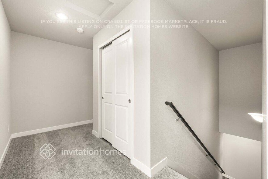 Building Photo - 11480 Sanderling St