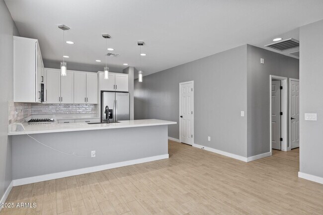 Building Photo - 17350 W Alexandria Way