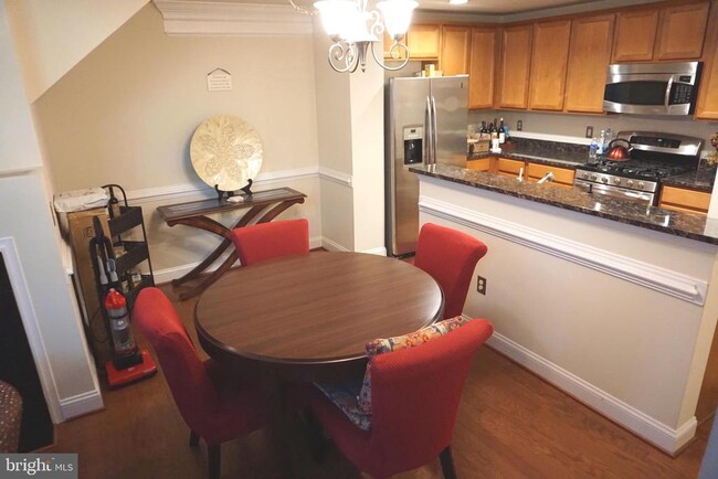 Building Photo - 901 Pine Forest Ln