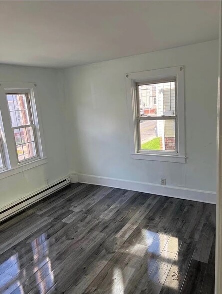 Building Photo - 166 Regent Ave