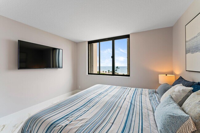 Building Photo - 300 Ocean Trail Way