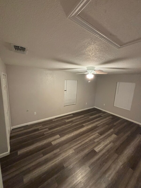 Building Photo - 822 Maple St