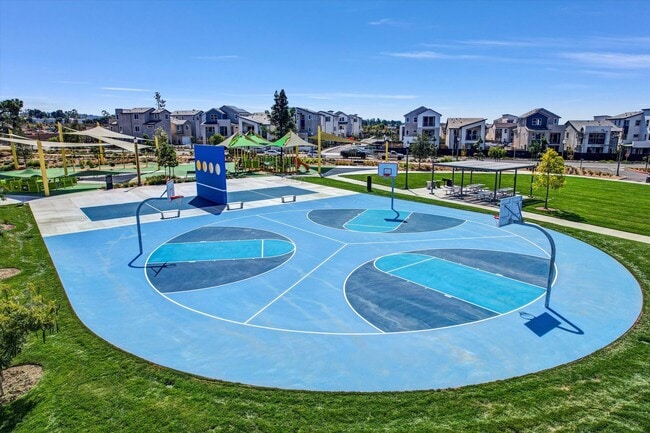 Building Photo - Beautiful 5bed/4bath for Rent Home at Great Park