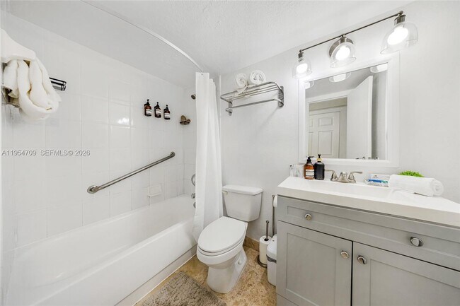 Building Photo - 19201 Collins Ave