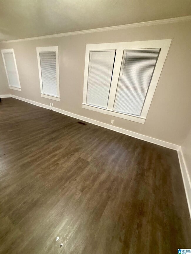 Building Photo - 511 12th St