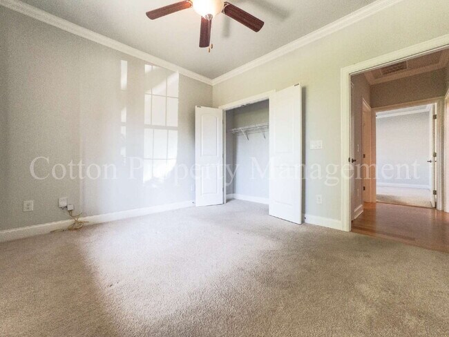Building Photo - 633 Jenoa Dr