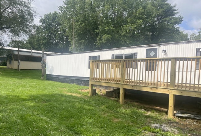 Building Photo - 222 Garlands Private Dr