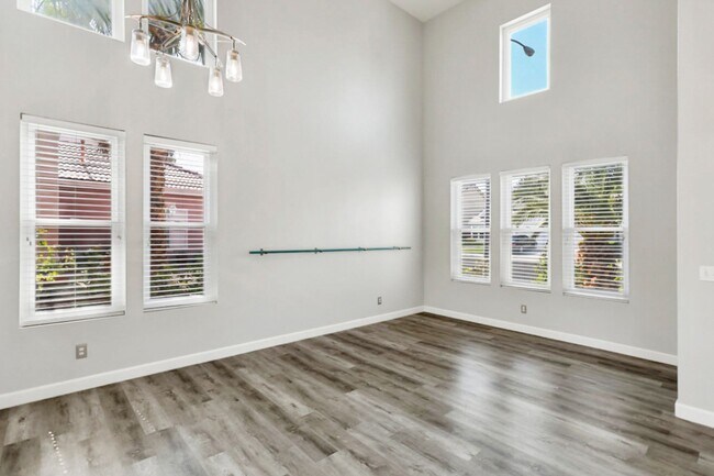 Building Photo - West Vegas Pool Home With First Floor Bed ...