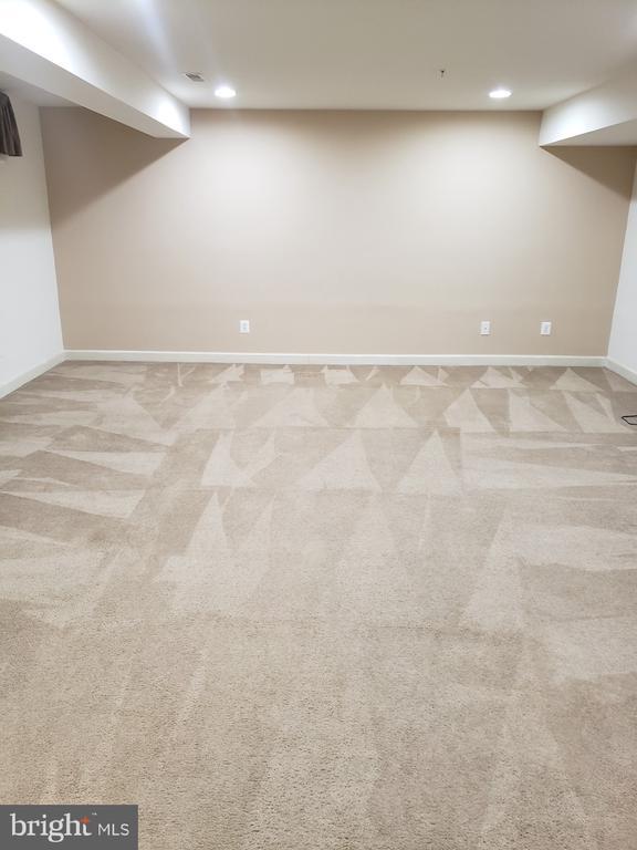 Building Photo - 2707 Hollywell Ct