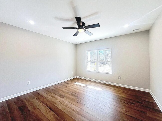 Building Photo - 5 N 6th St