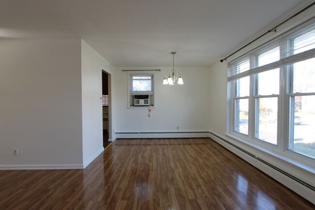 Building Photo - 6460 Ardleigh St