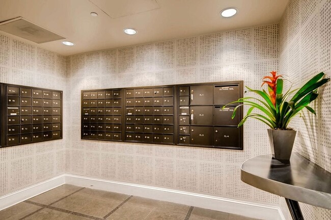 Building Photo - 300 W 11th Ave