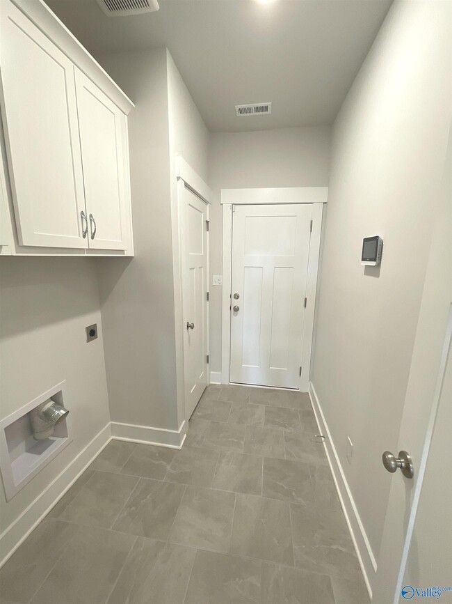 Building Photo - 156 Rugby Dr