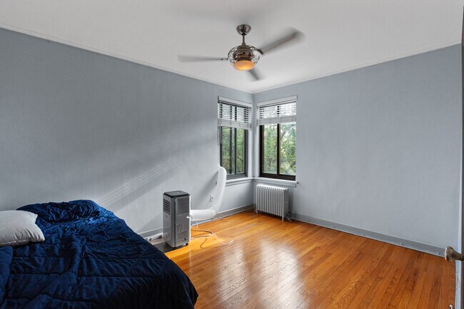 Building Photo - 1208 Chase