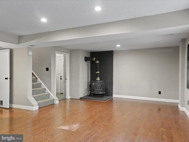Building Photo - 11713 Henderson Rd